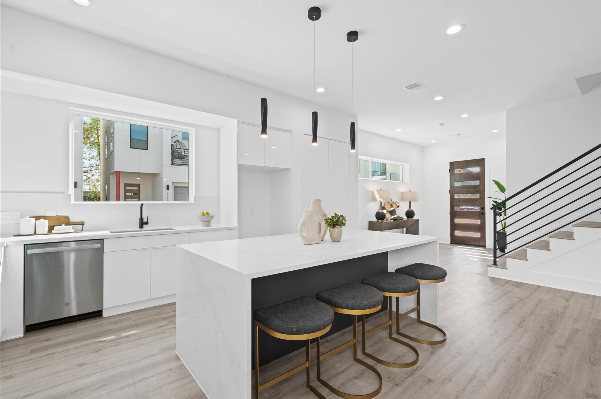 7607 Jacquelyn Gardens Lane