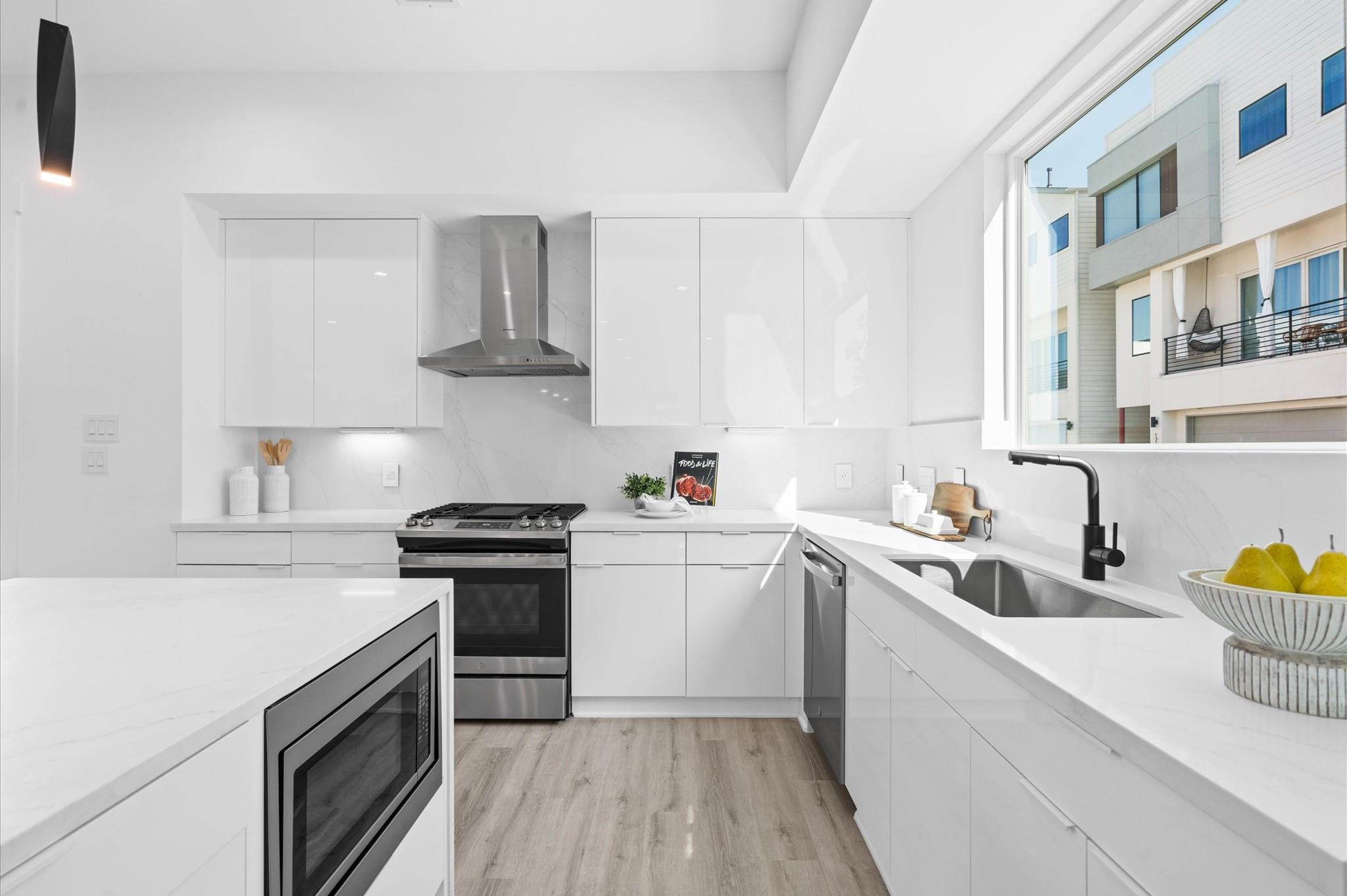 7607 Jacquelyn Gardens Lane