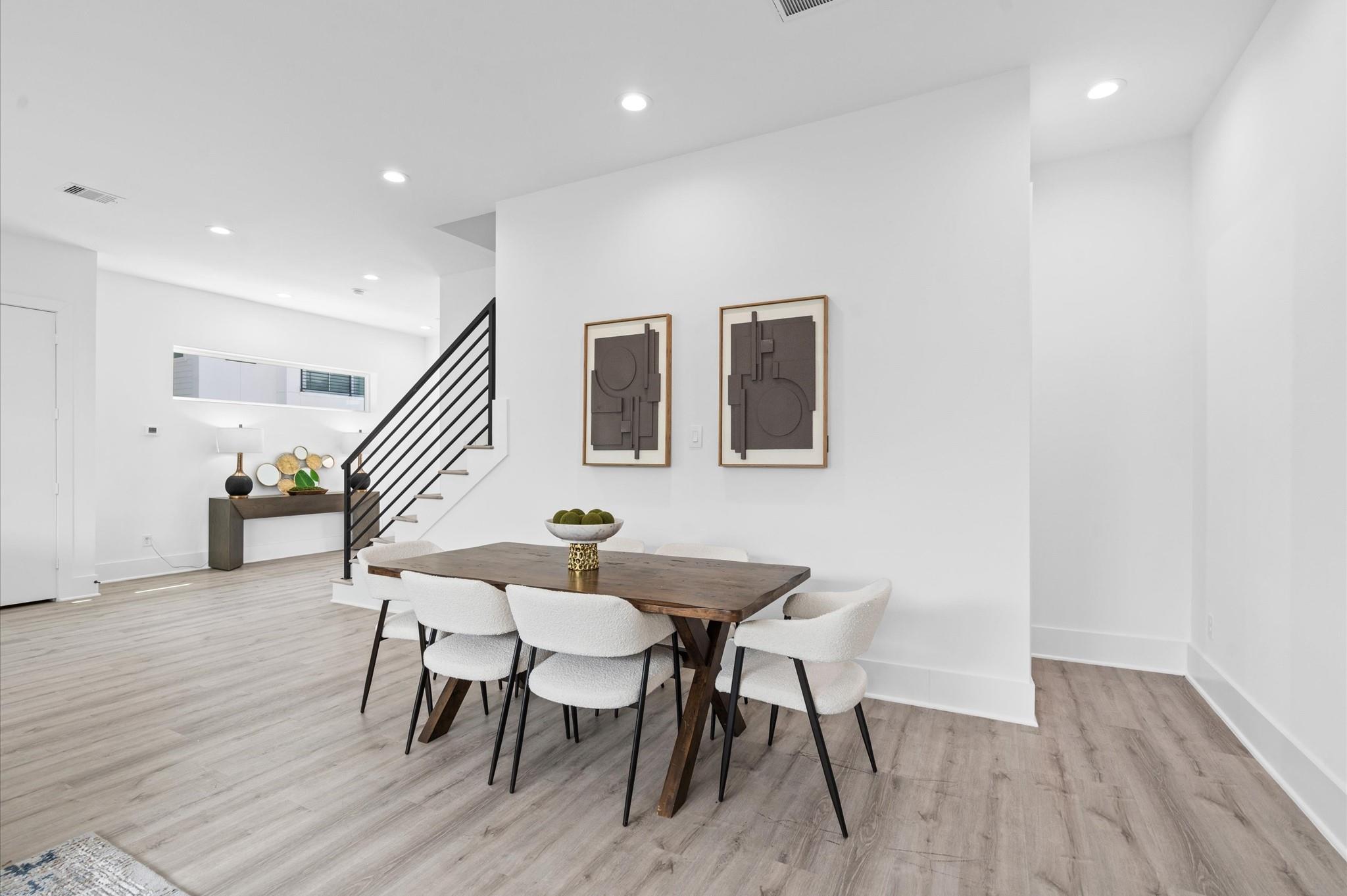 7607 Jacquelyn Gardens Lane