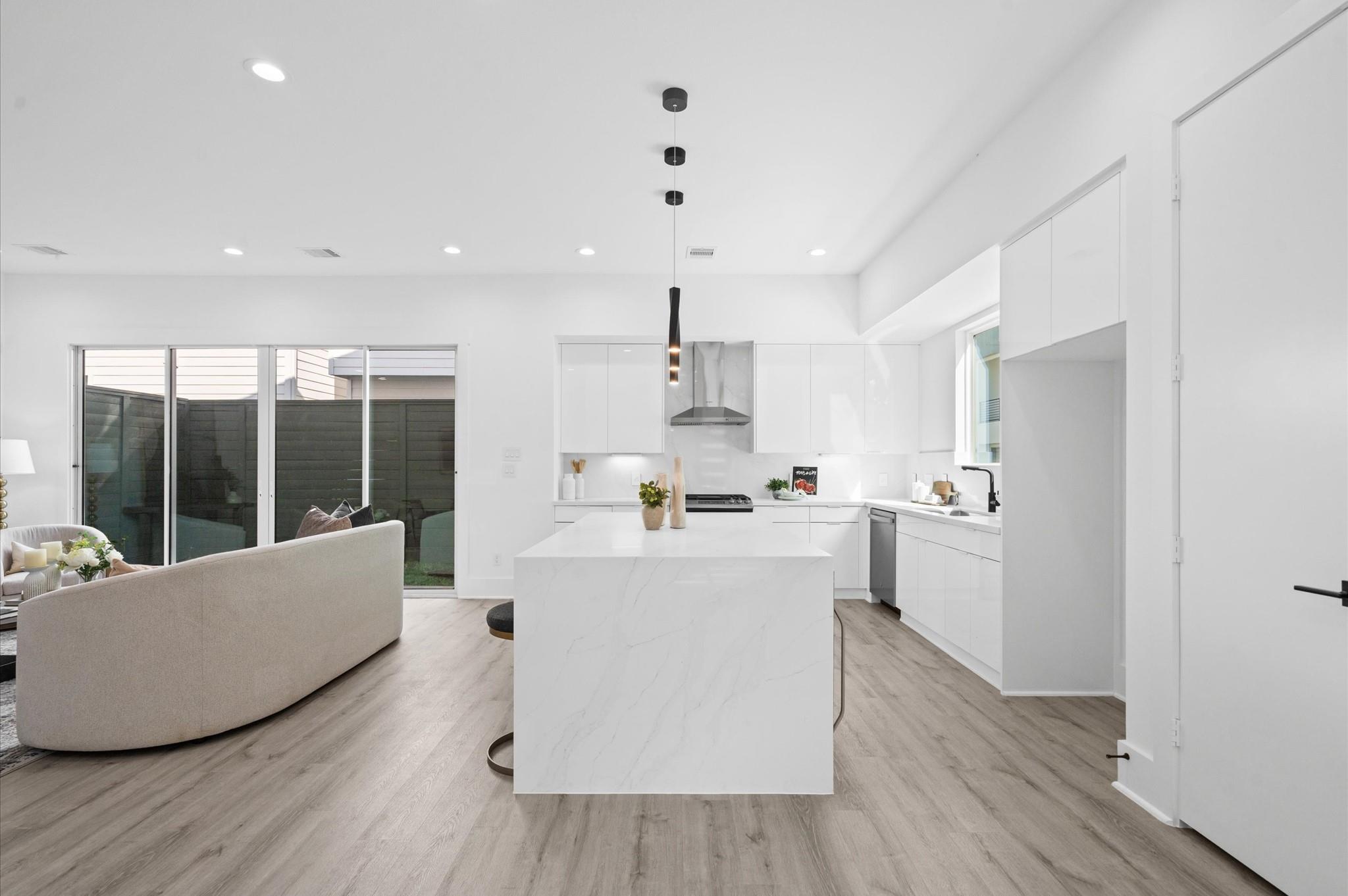 7607 Jacquelyn Gardens Lane