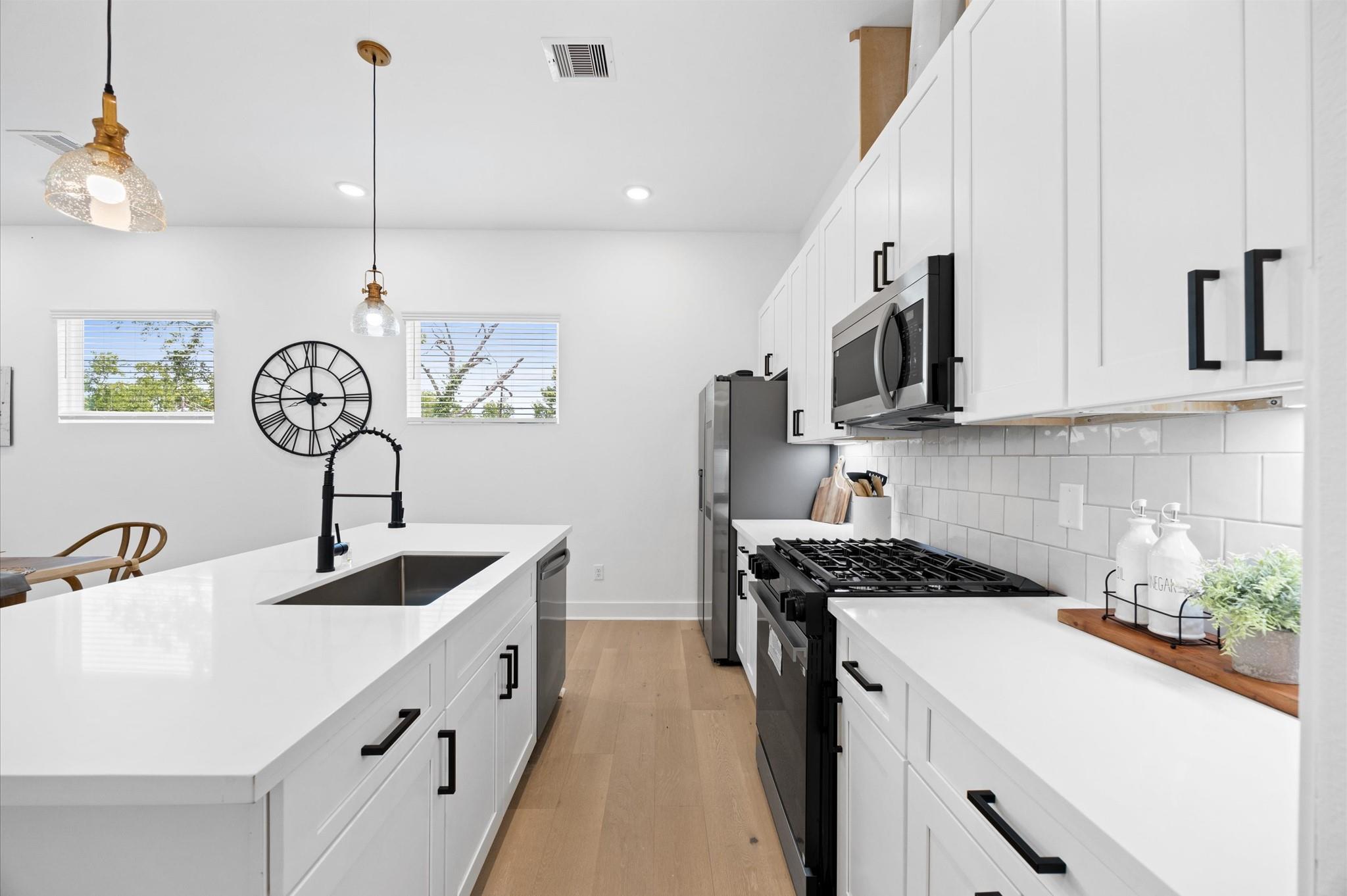 5803 Highland Sky Lane