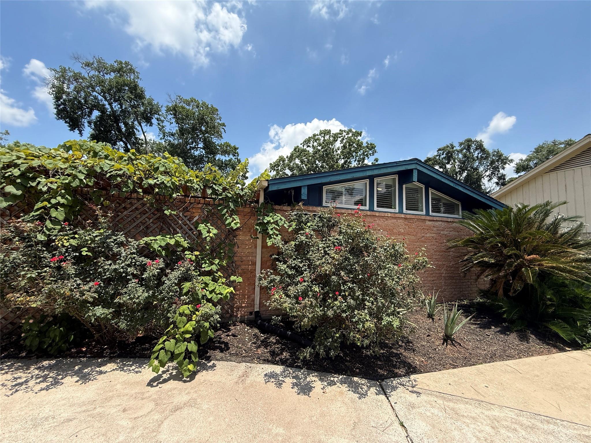 11306 Oak Spring Drive