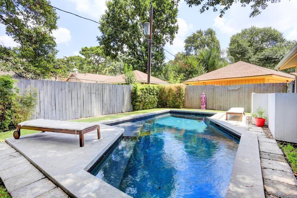 11306 Oak Spring Drive