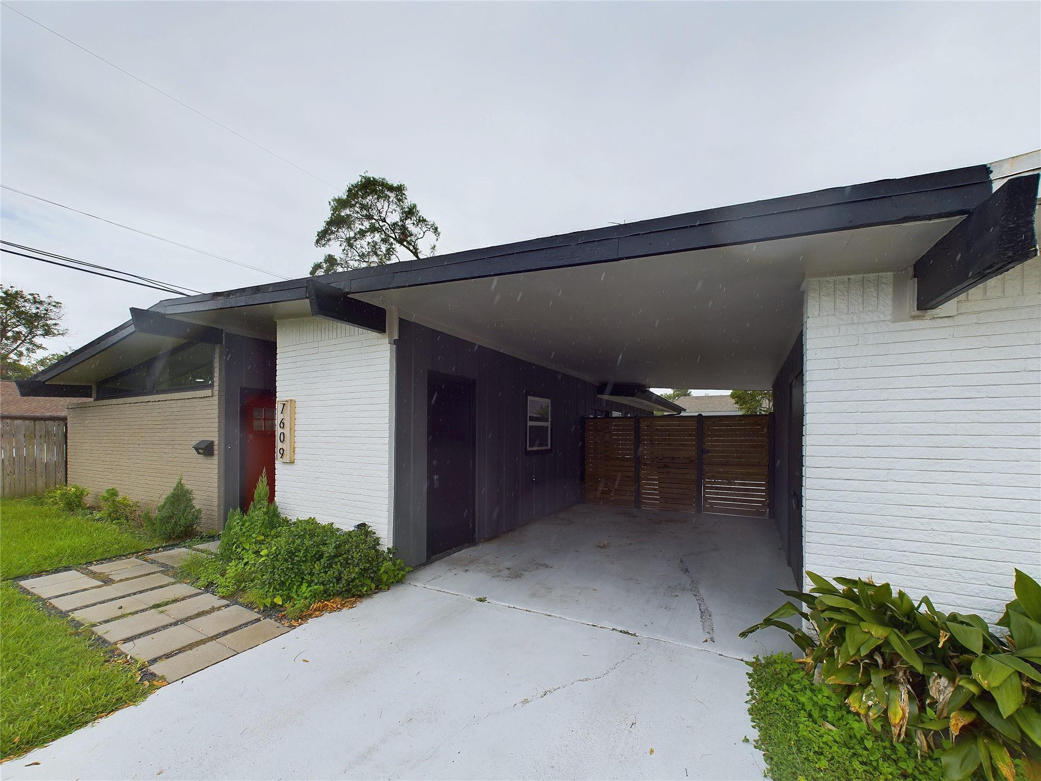 7609 Amelia Road