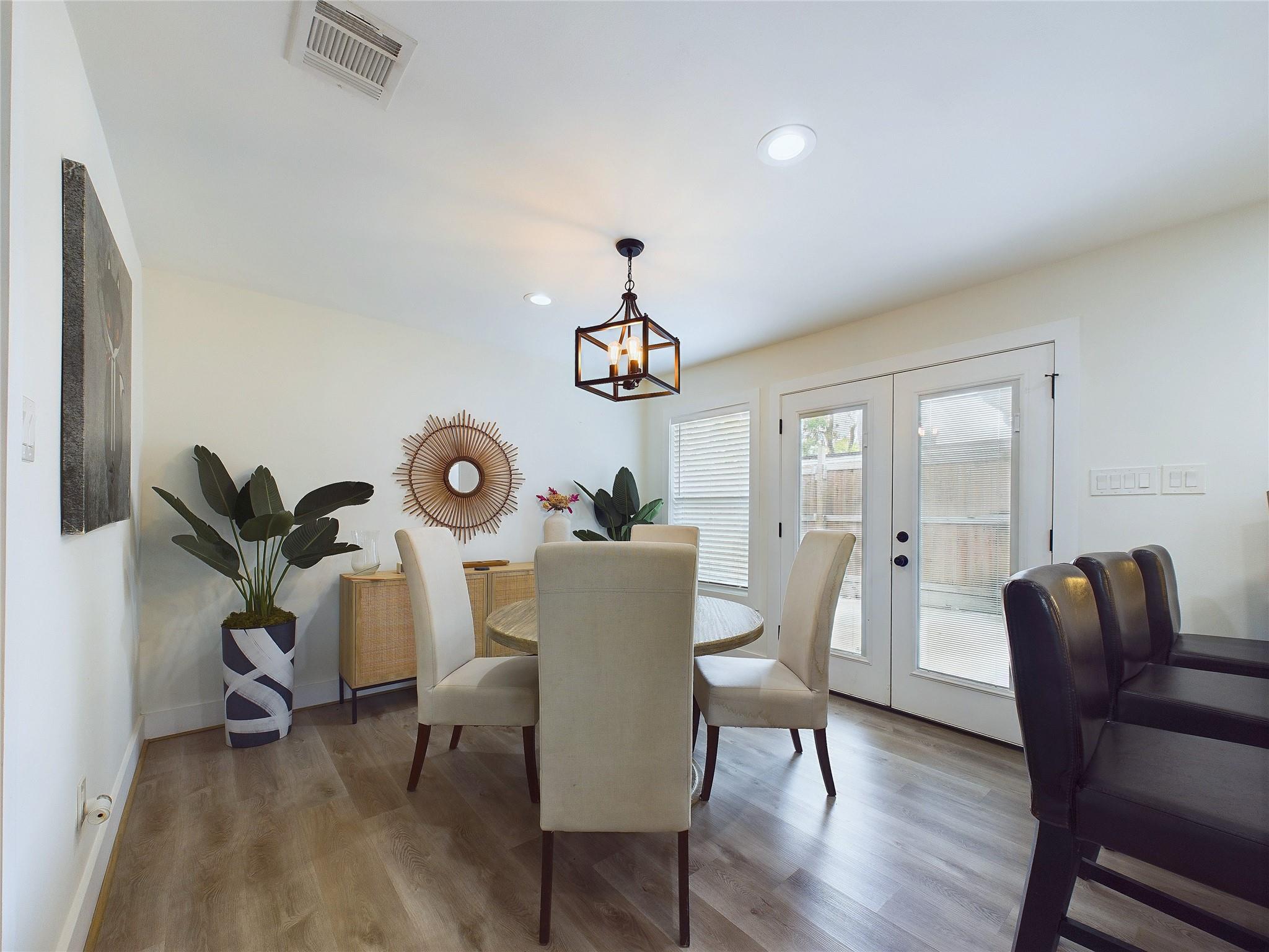 7609 Amelia Road