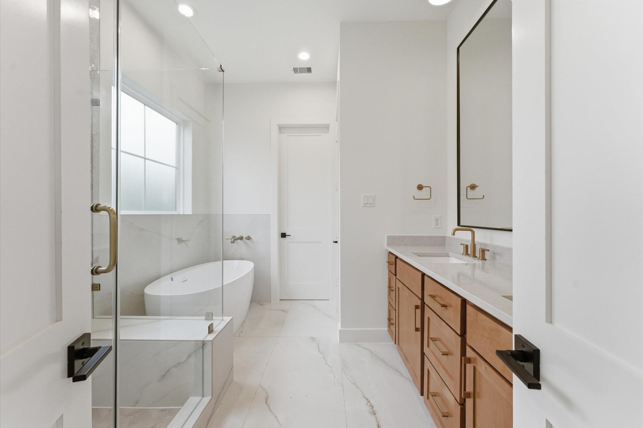 815A Lawrence Street