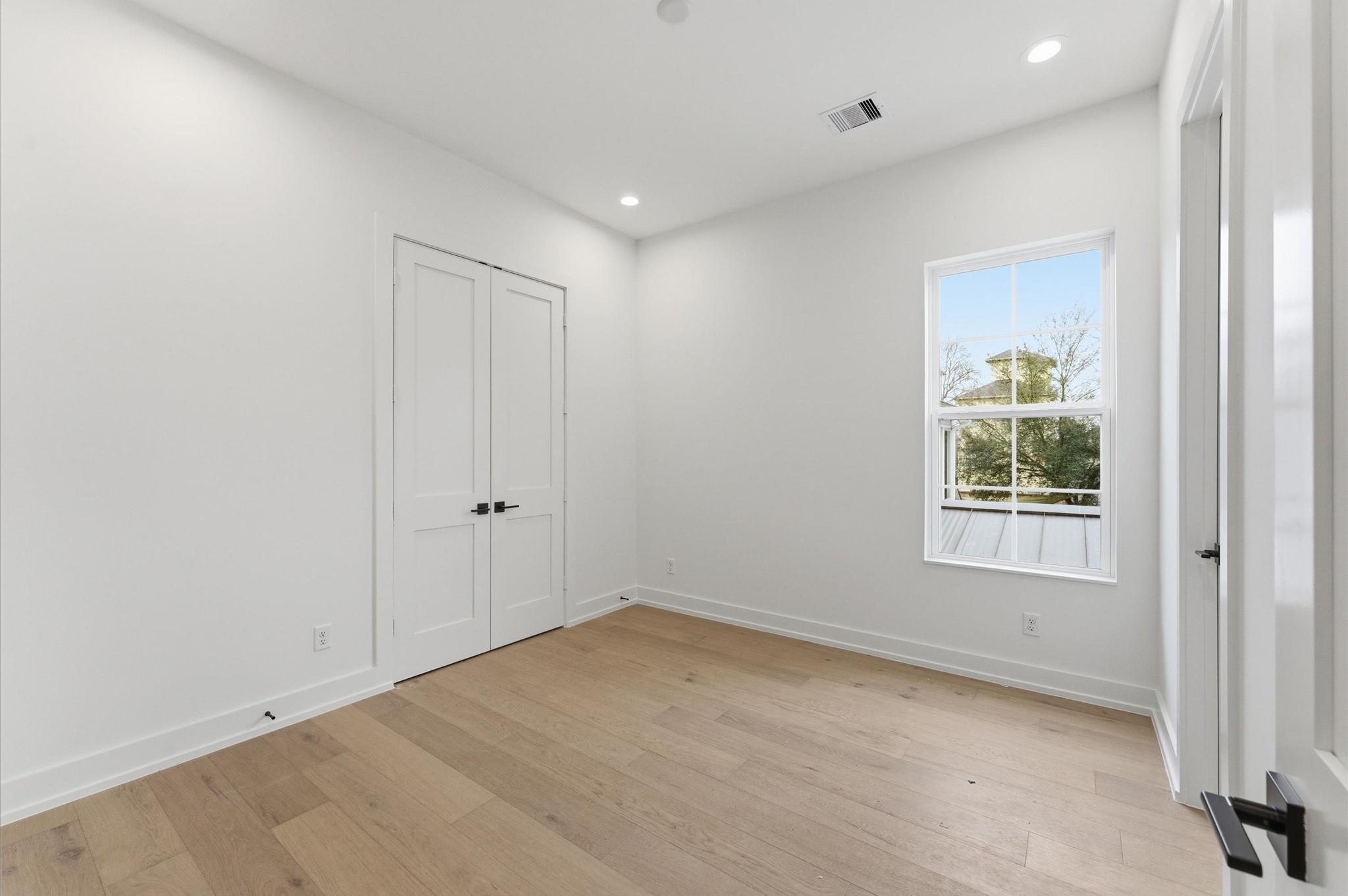 815A Lawrence Street