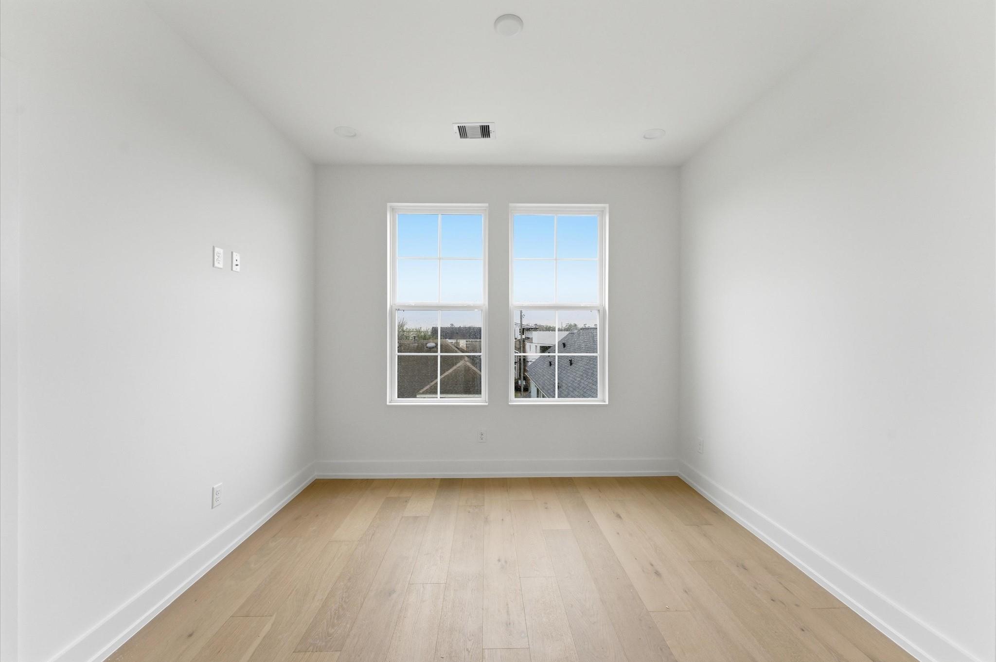 815A Lawrence Street