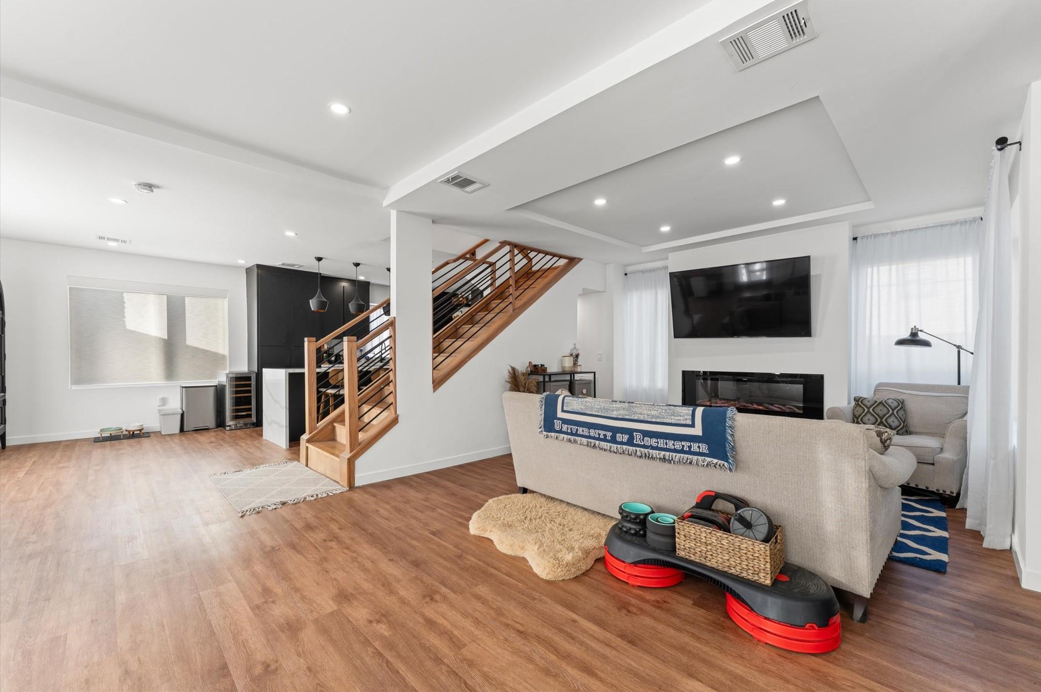 2619 Rosewood Street