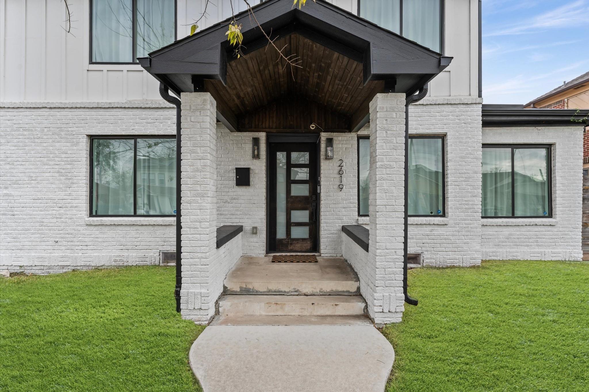 2619 Rosewood Street