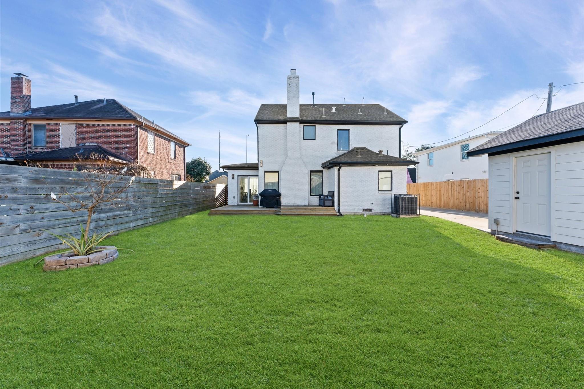 2619 Rosewood Street