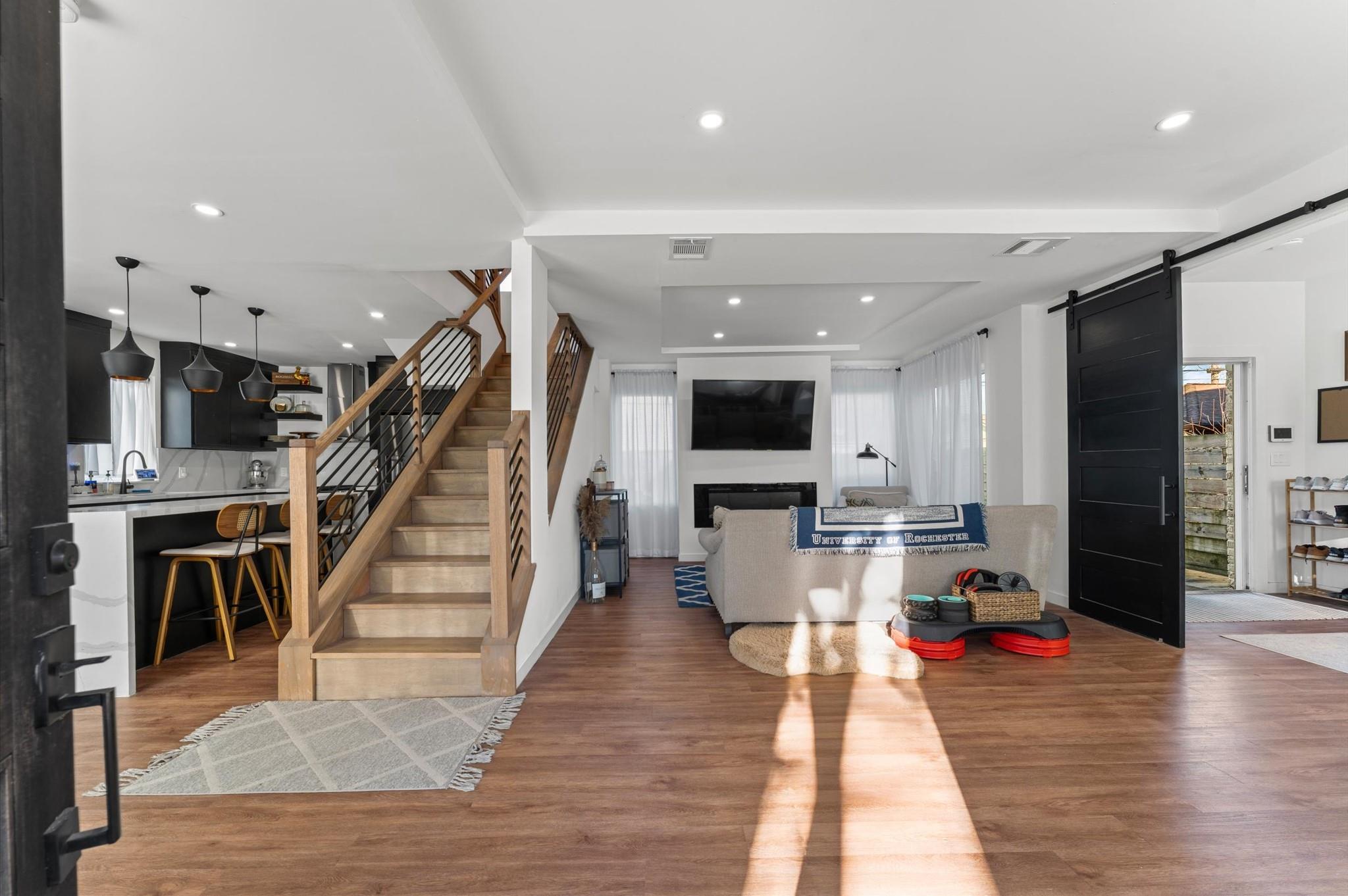 2619 Rosewood Street