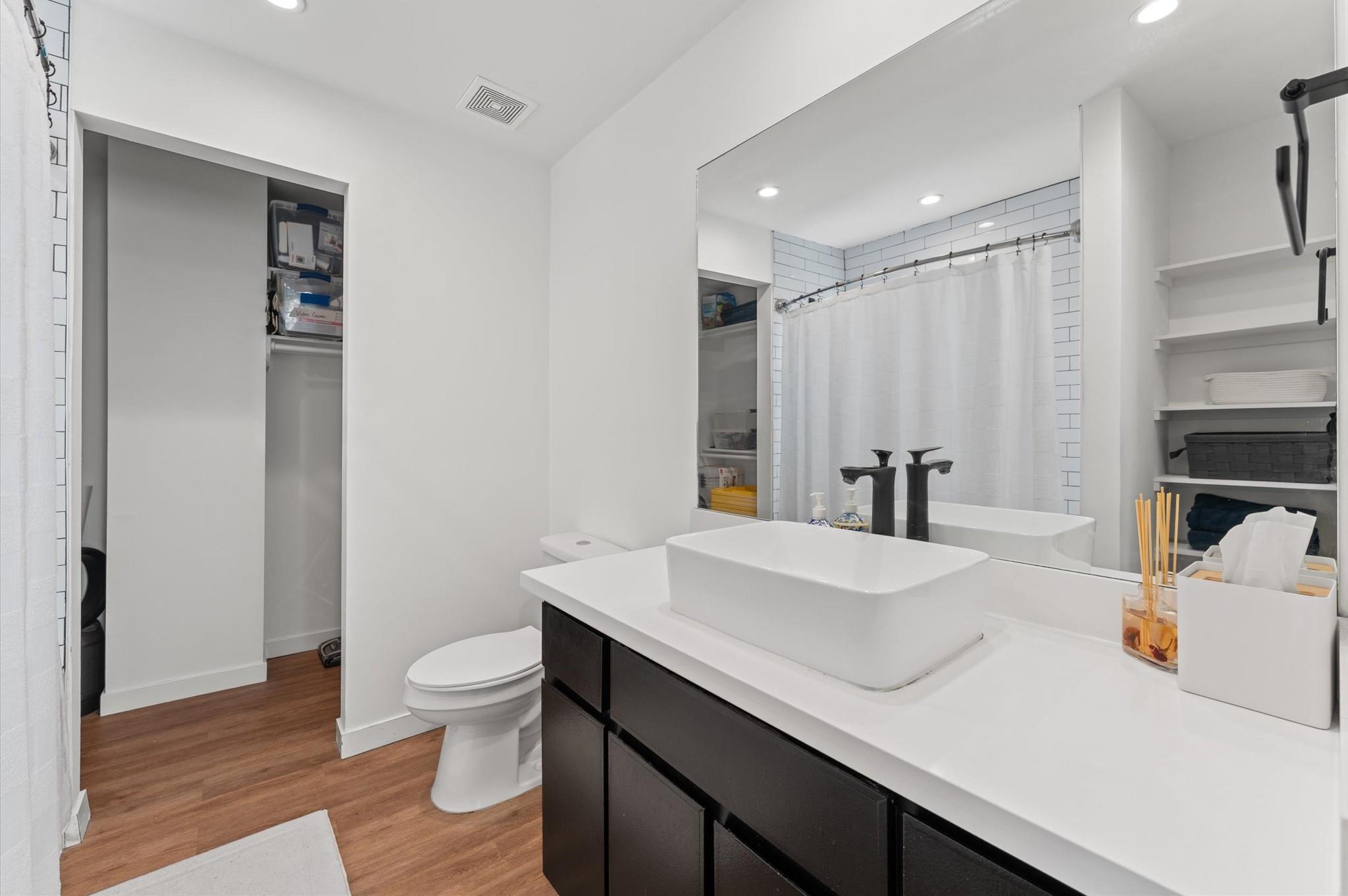 2619 Rosewood Street