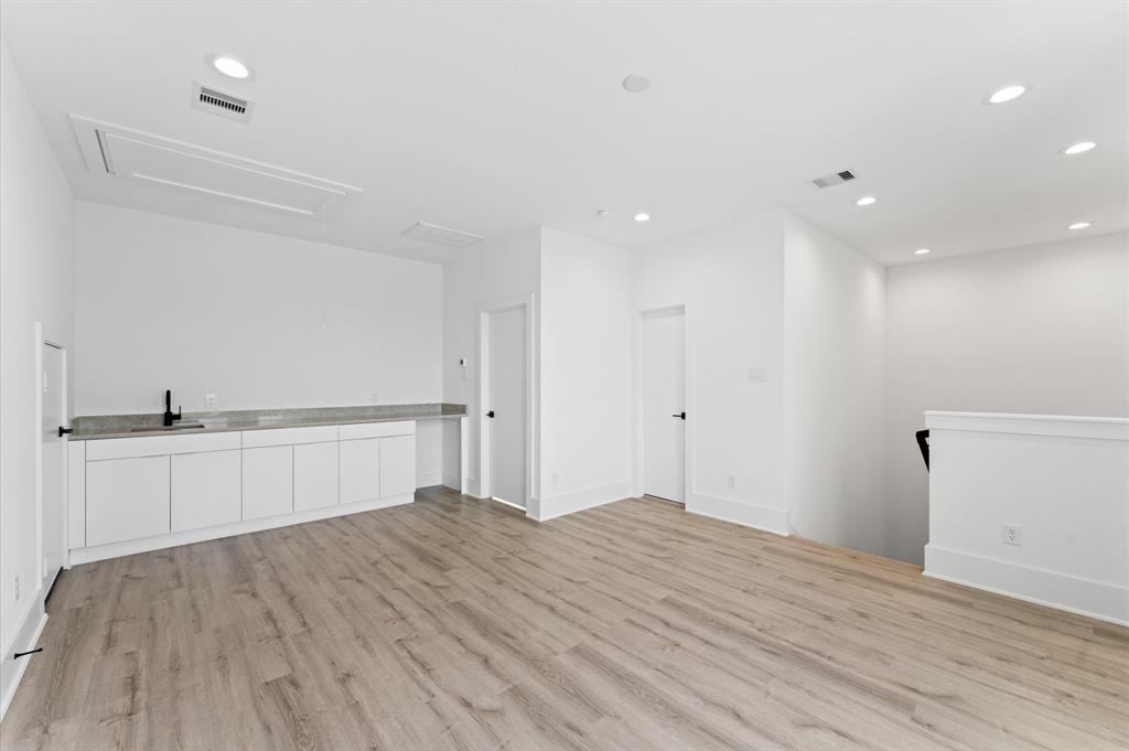 1843 Wycliffe Drive