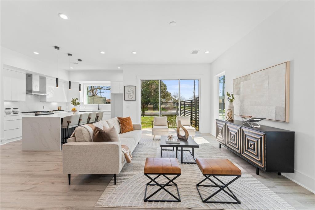 1843 Wycliffe Drive