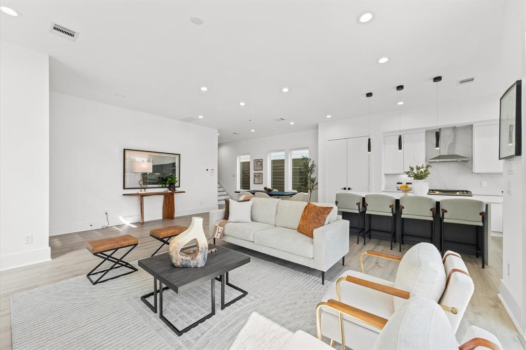 1843 Wycliffe Drive
