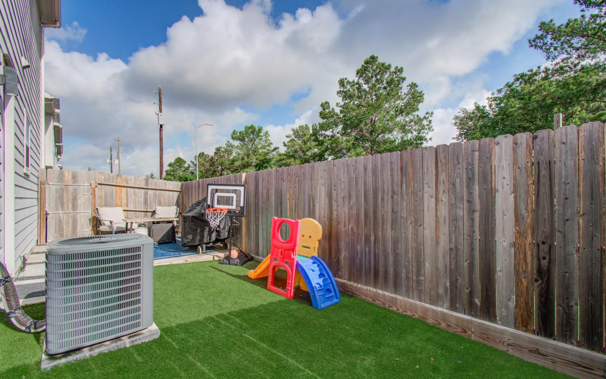 1221 W Tidwell Road