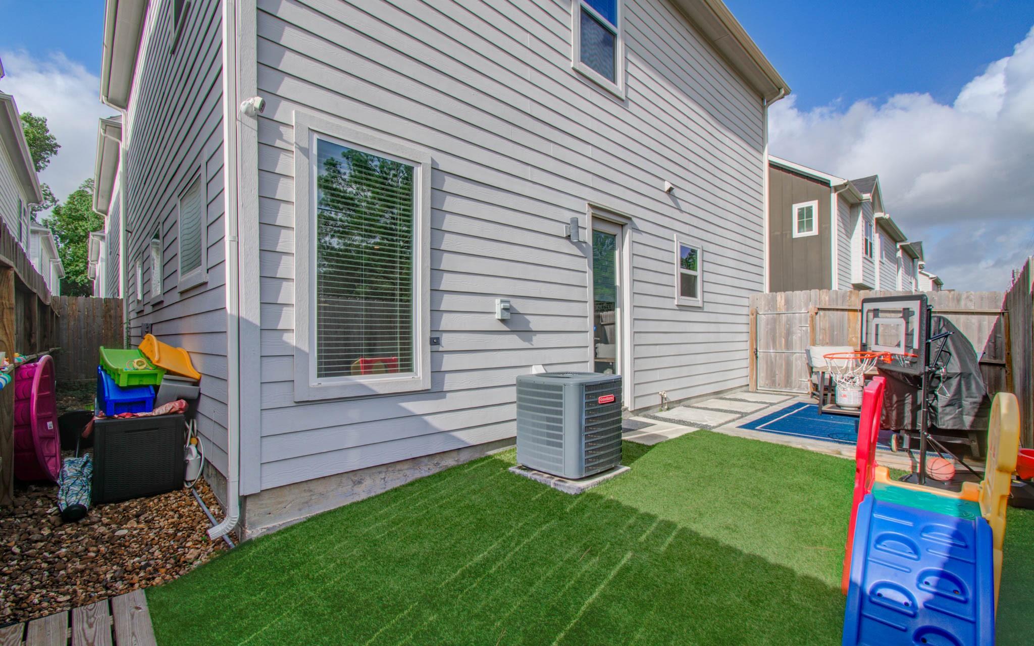 1221 W Tidwell Road