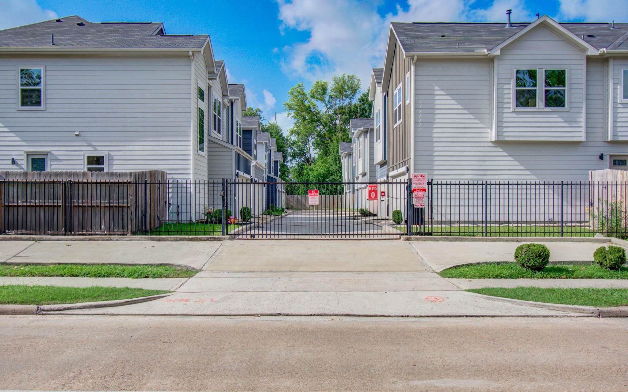 1221 W Tidwell Road