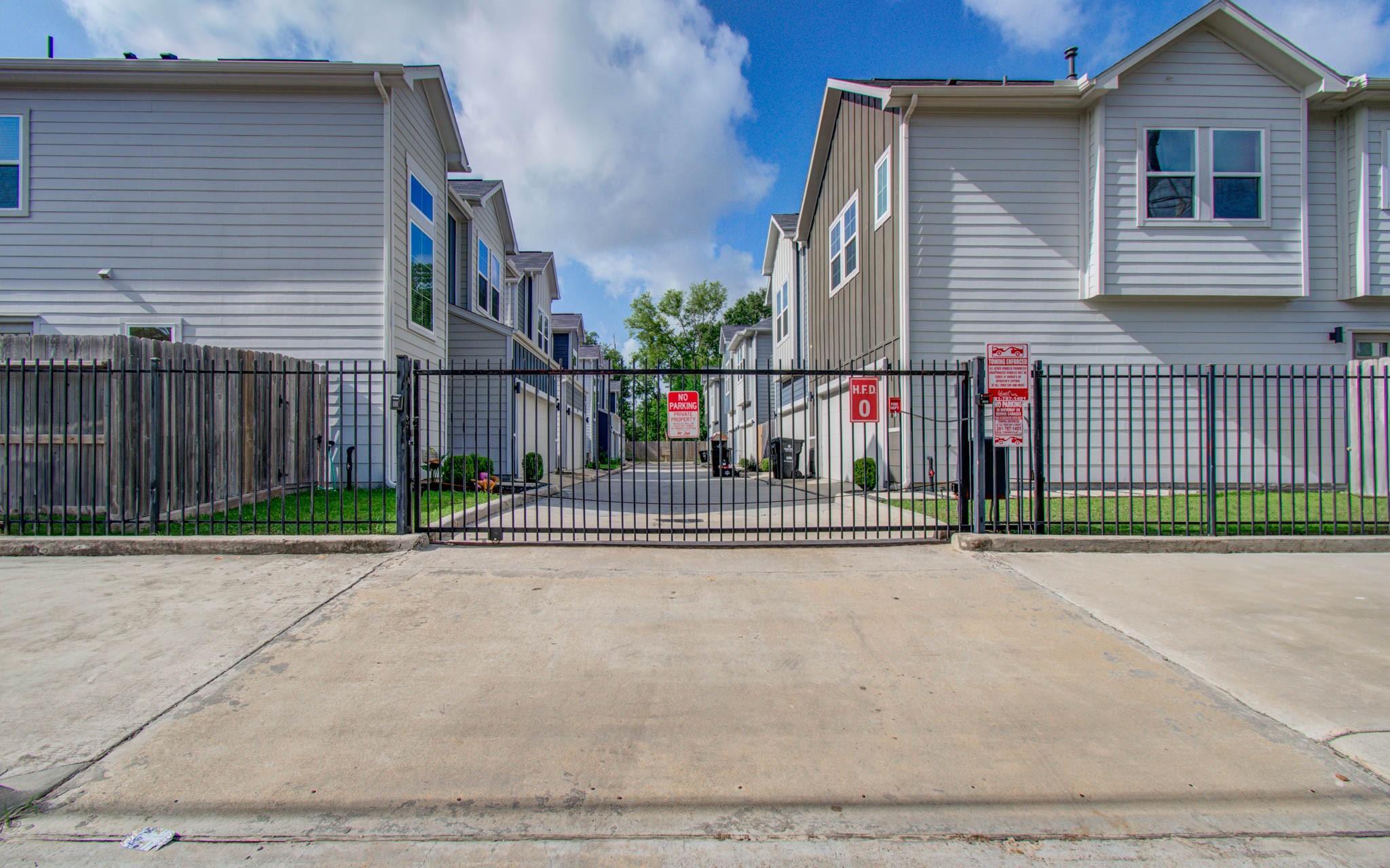 1221 W Tidwell Road