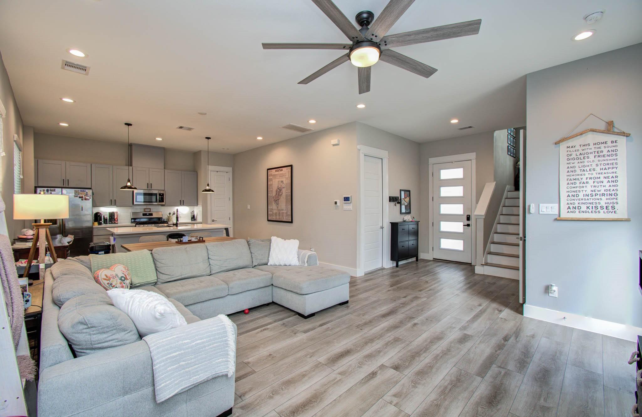 1221 W Tidwell Road