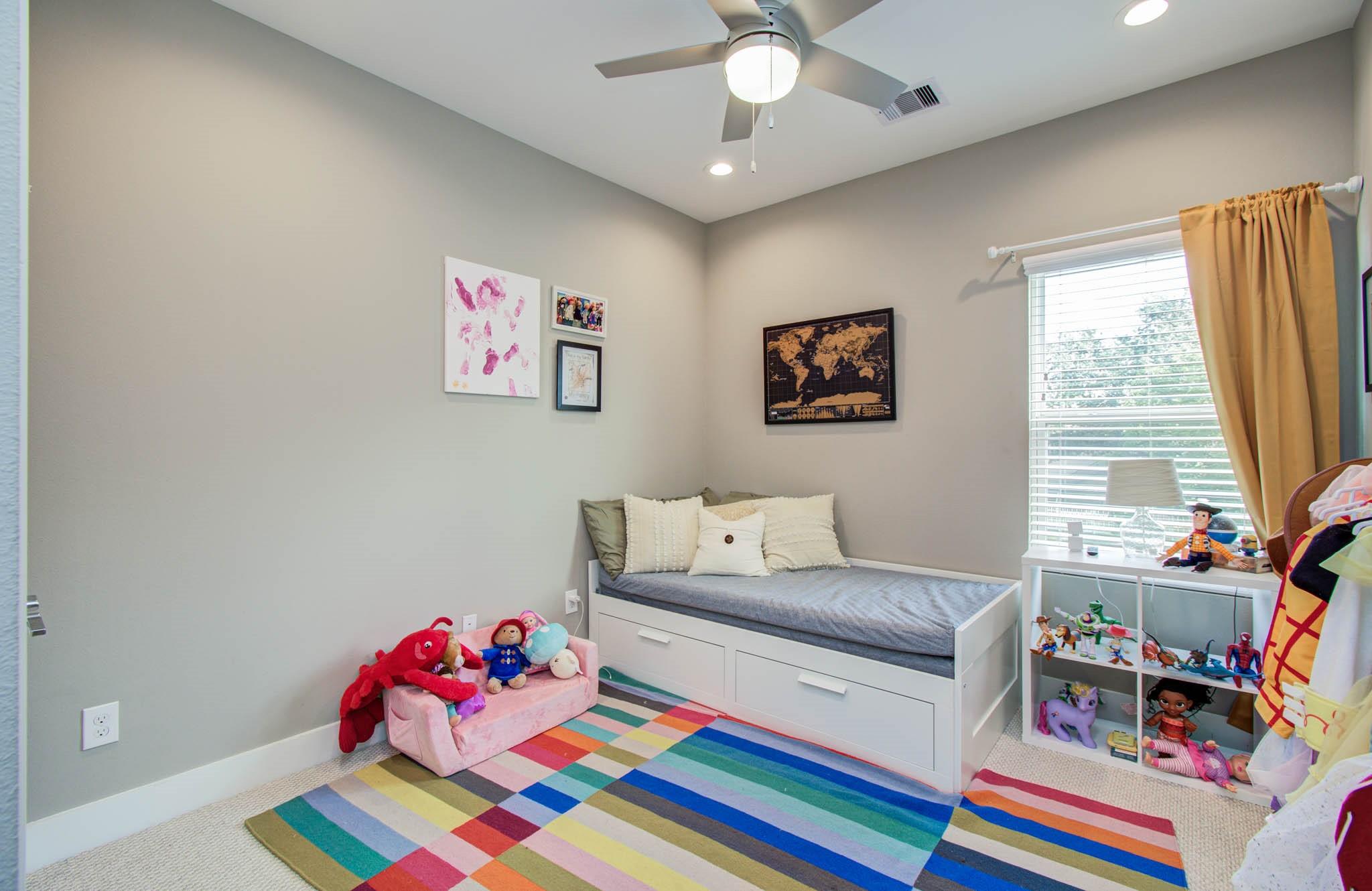 1221 W Tidwell Road