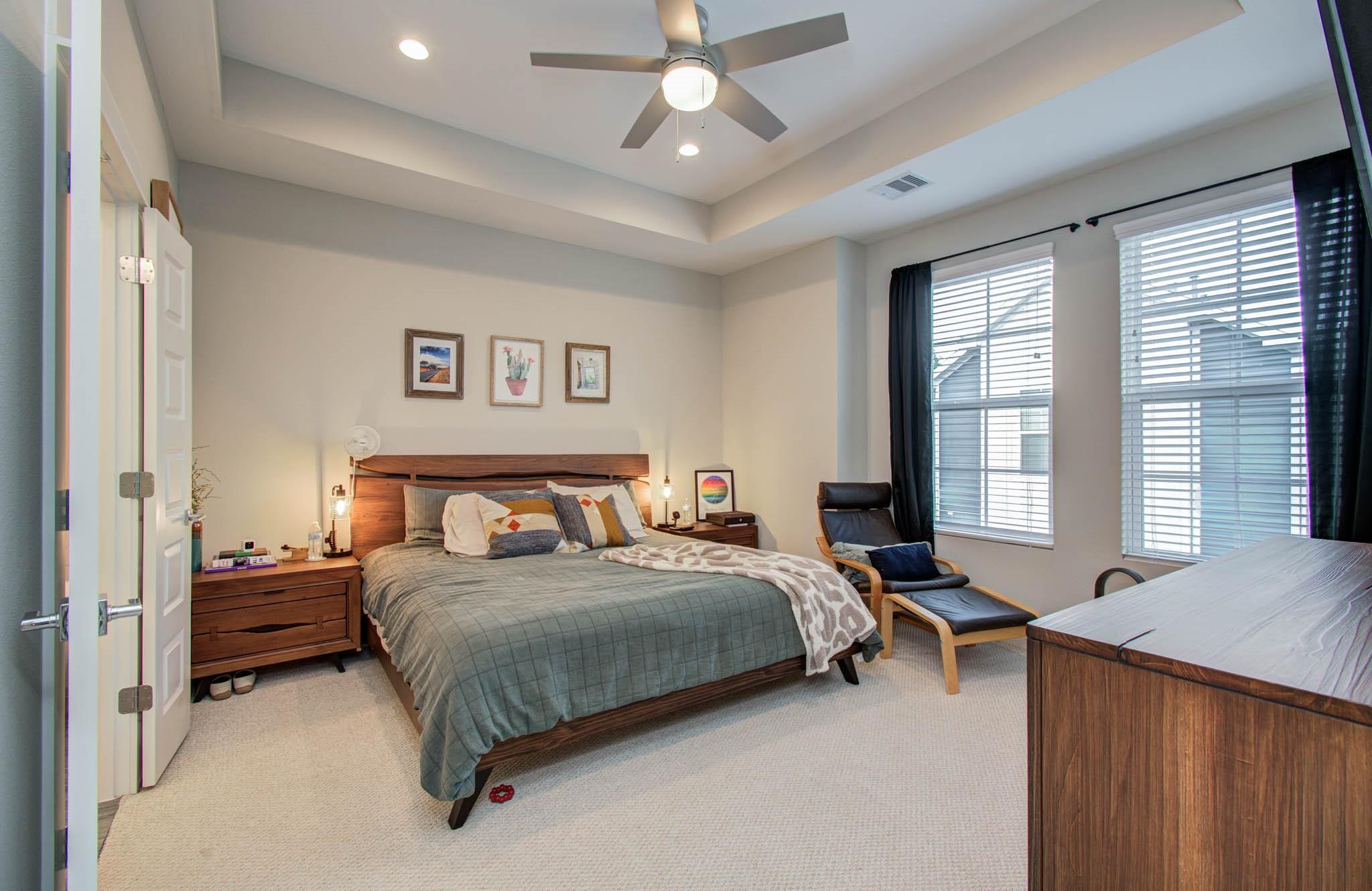1221 W Tidwell Road