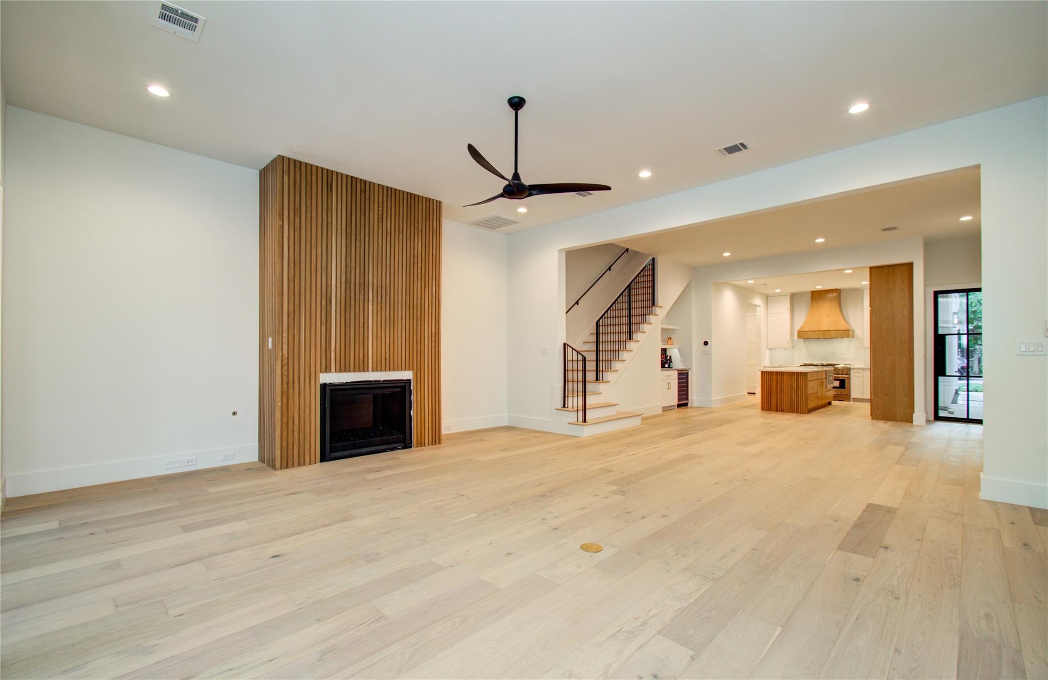 726 E 13th 1/2 Street