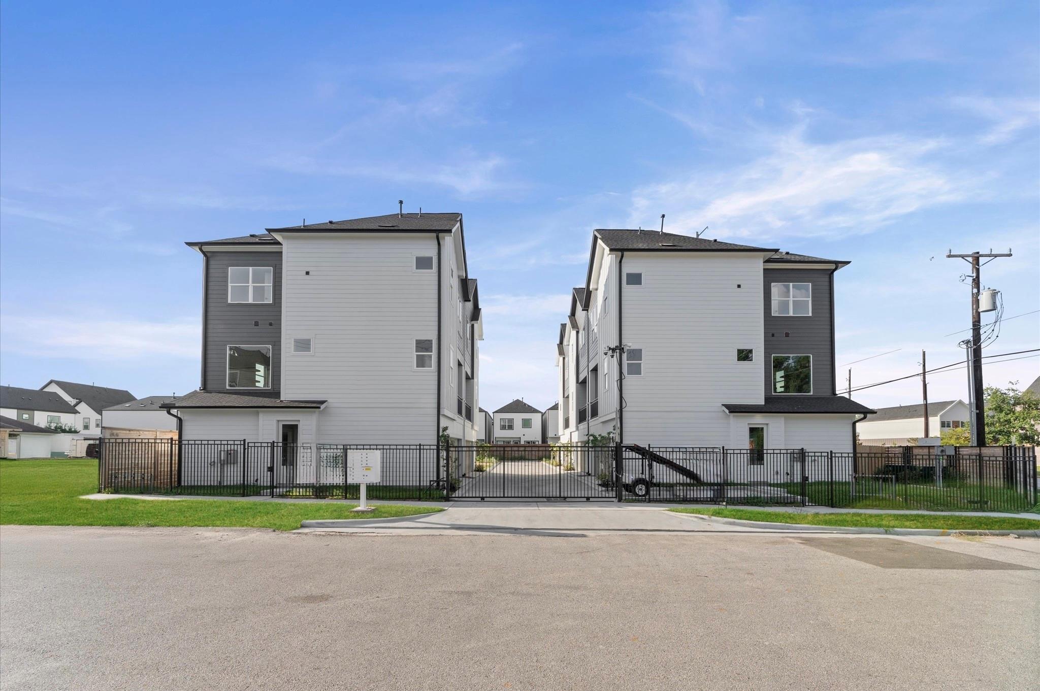 1104 Mansfield Street # B