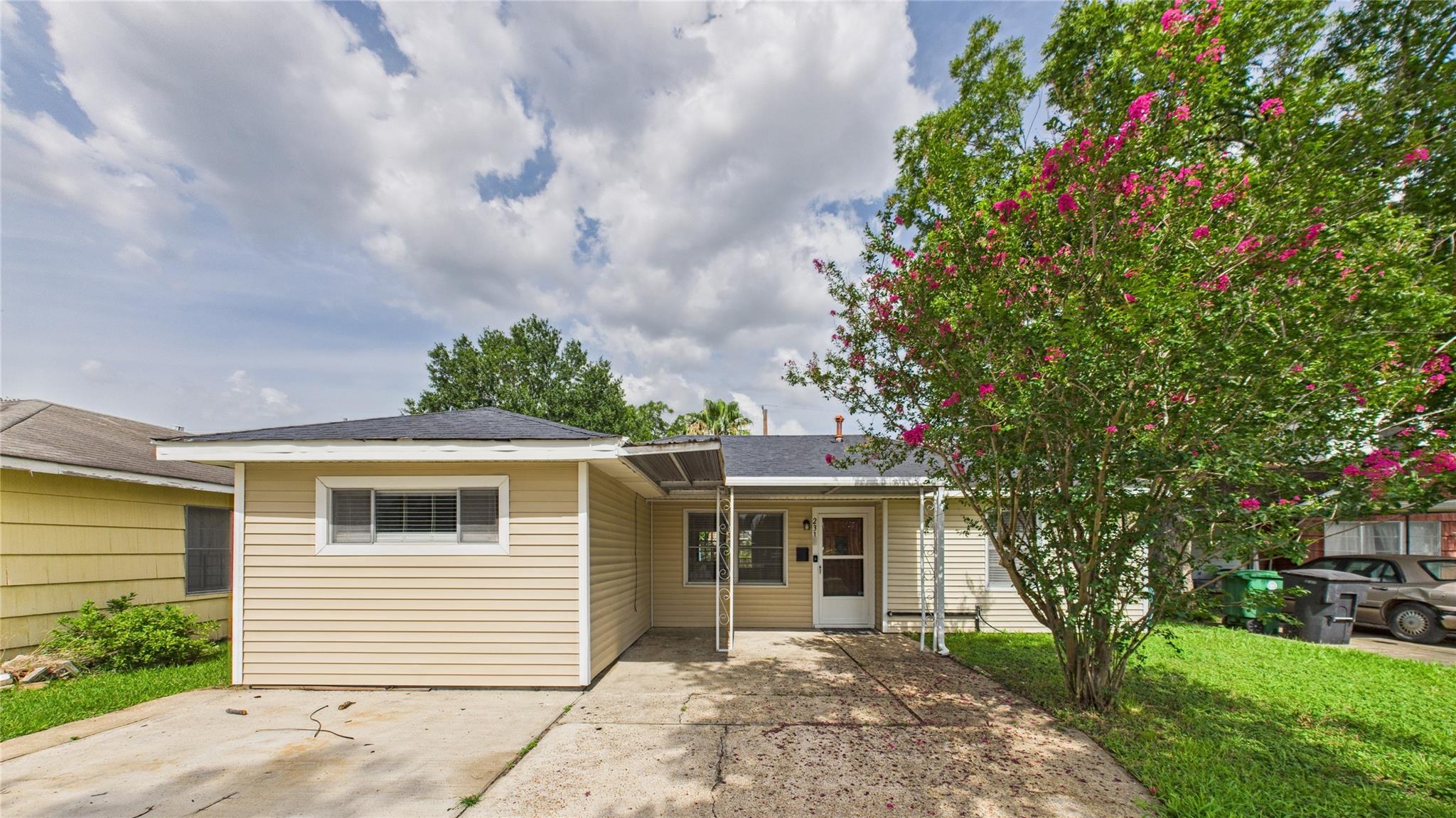 2318 Reinerman Street