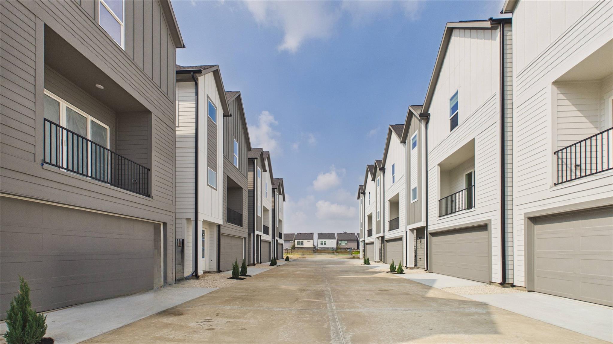 606 Skyland Terrace Way