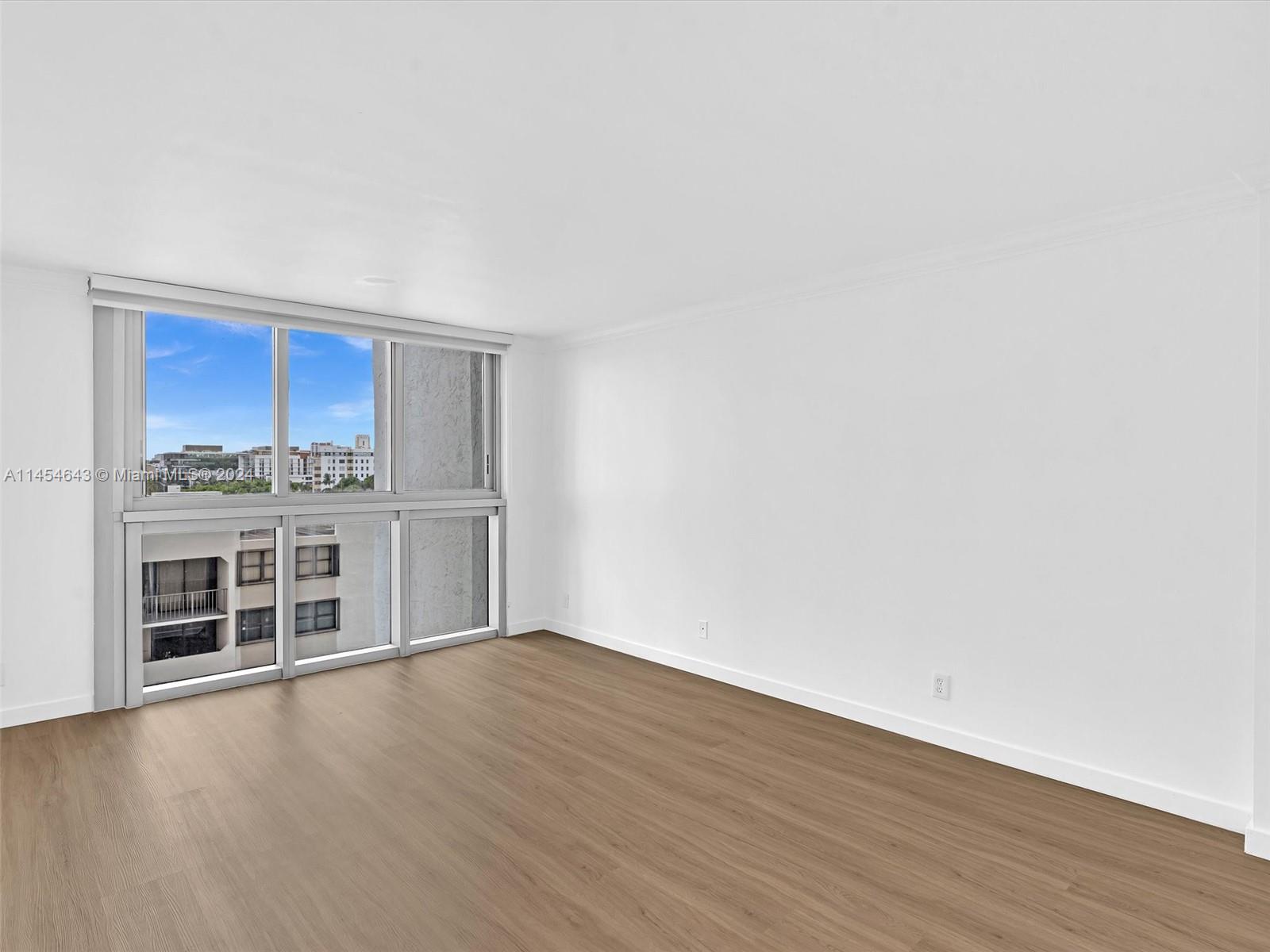 2655 Collins Ave # 706