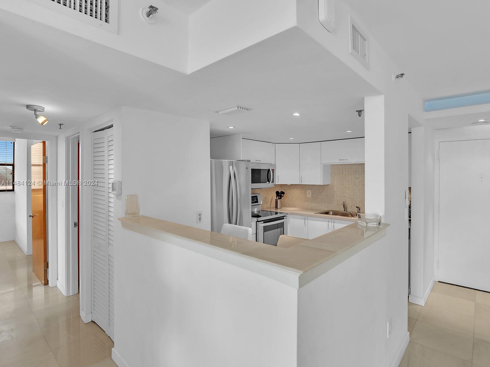1775 Washington Ave # 9B