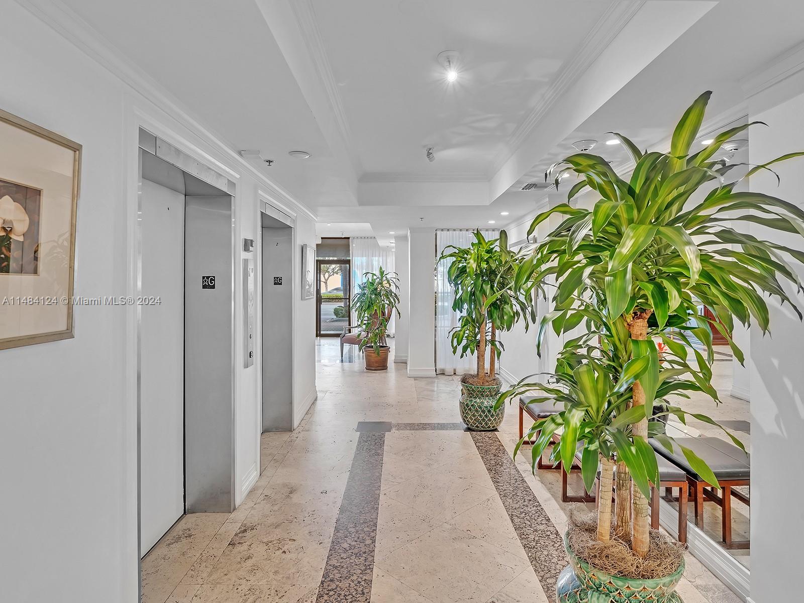 1775 Washington Ave # 9B