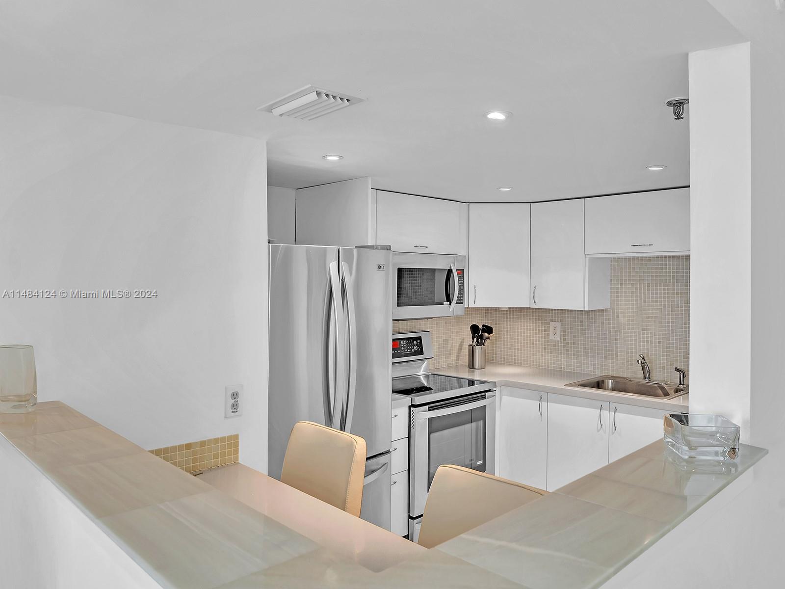 1775 Washington Ave # 9B