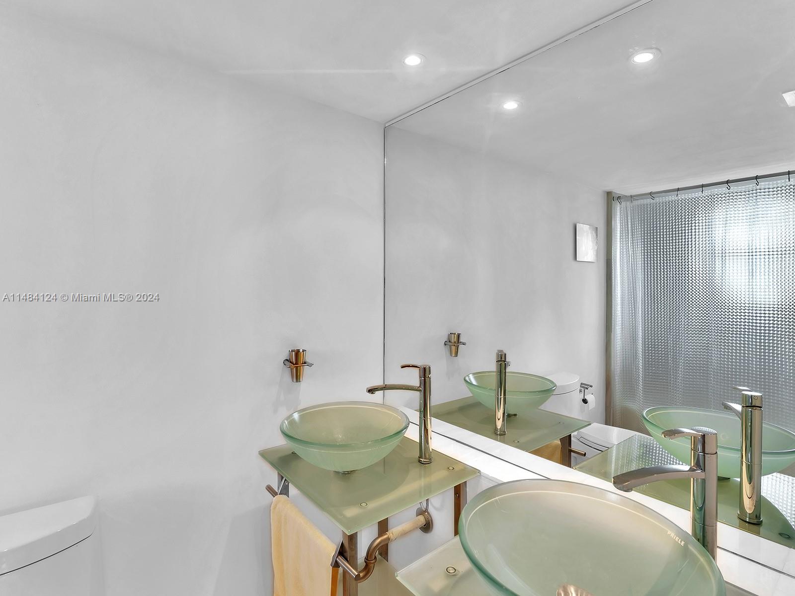1775 Washington Ave # 9B