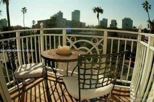 635 Euclid Ave # 221