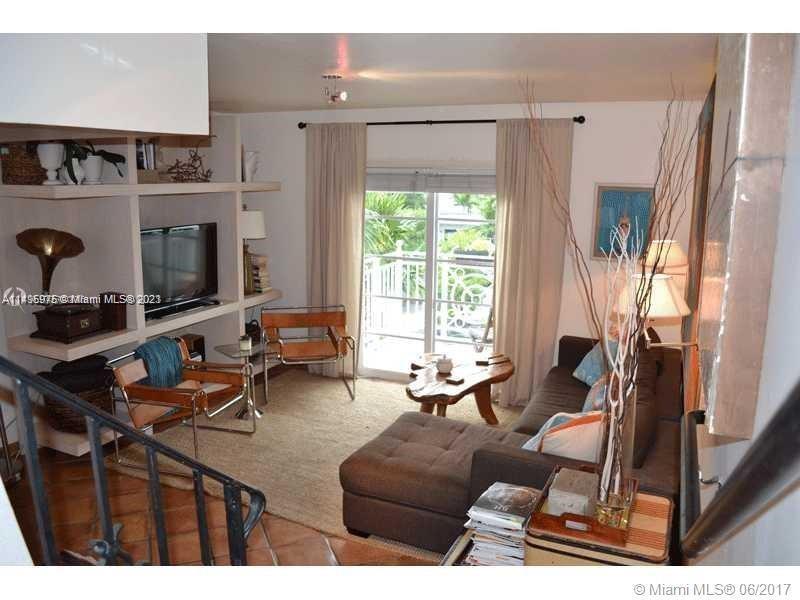 635 Euclid Ave # 221