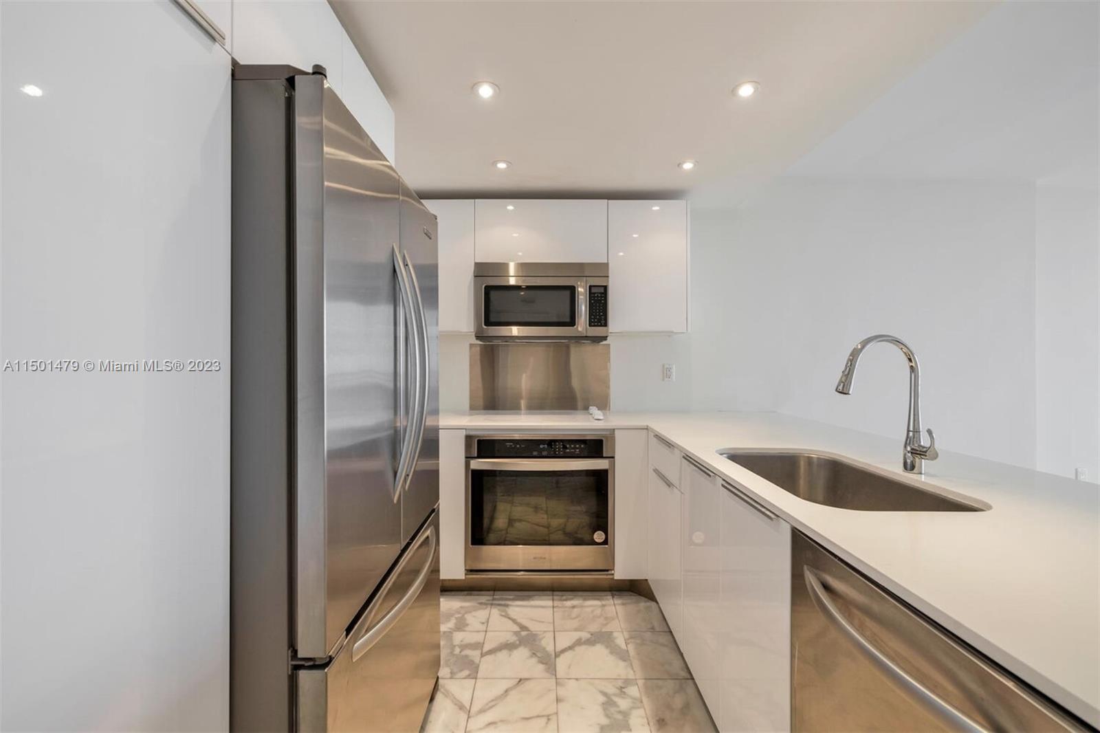 345 Ocean Dr # 502