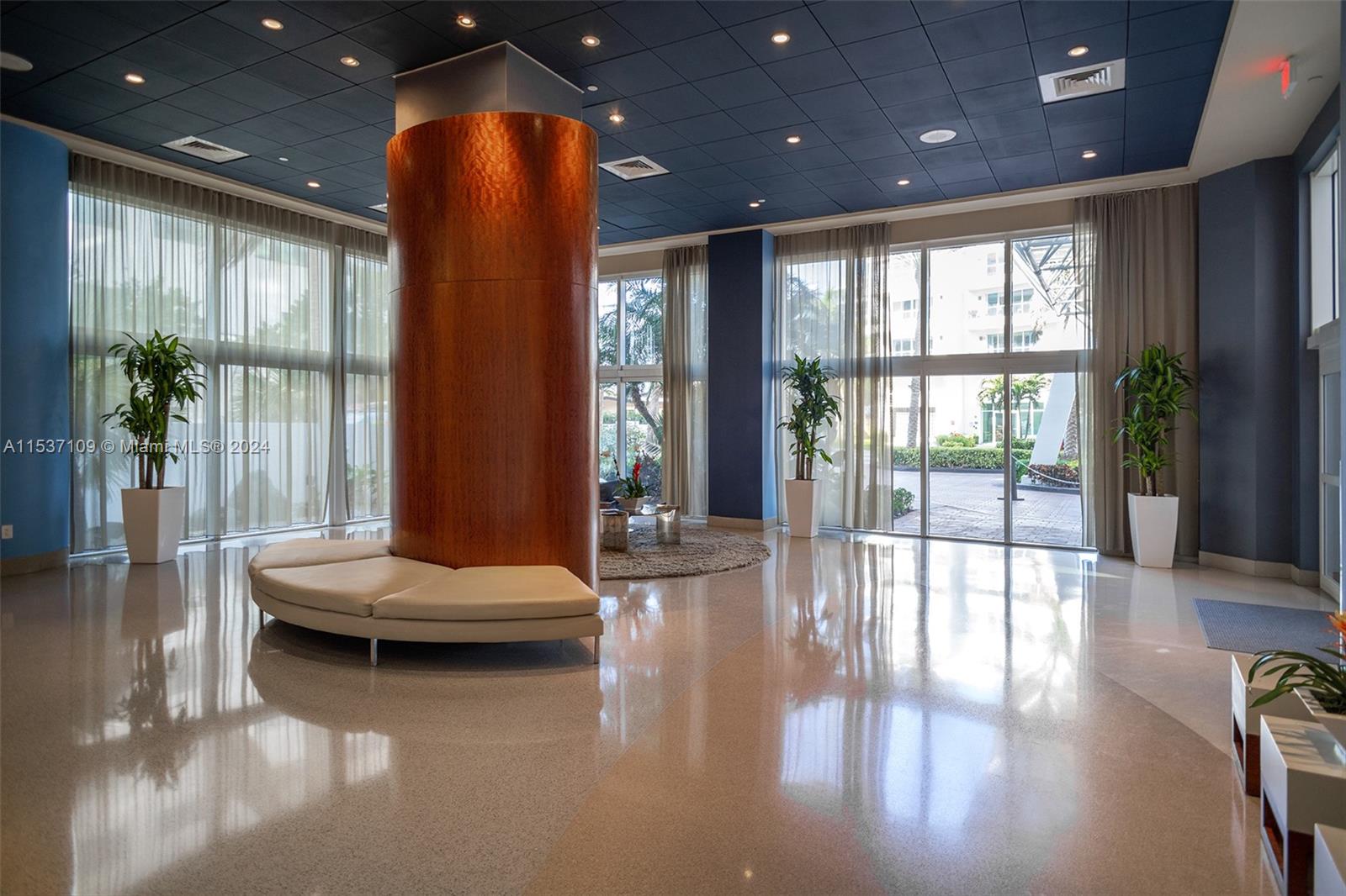 6365 Collins Ave # 2605