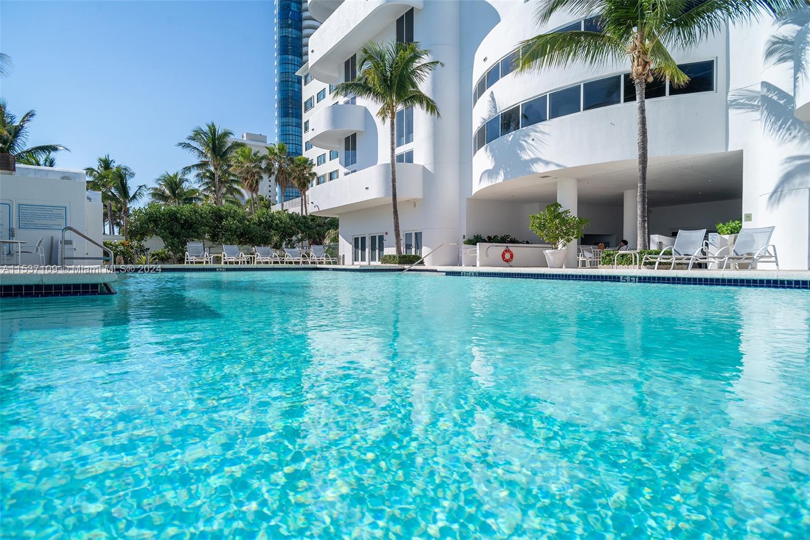 6365 Collins Ave # 2605