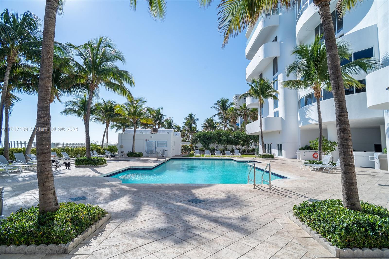 6365 Collins Ave # 2605