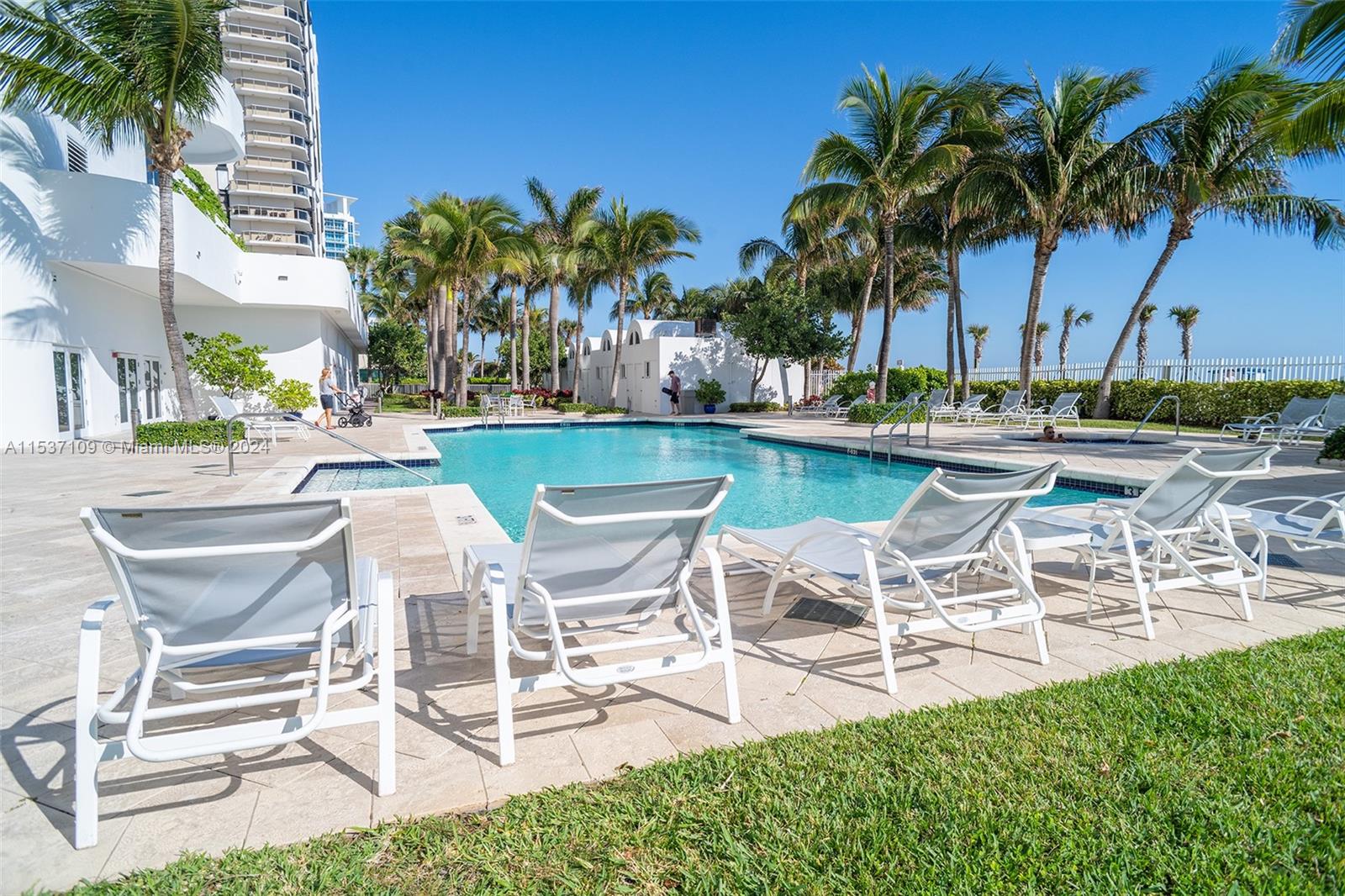 6365 Collins Ave # 2605