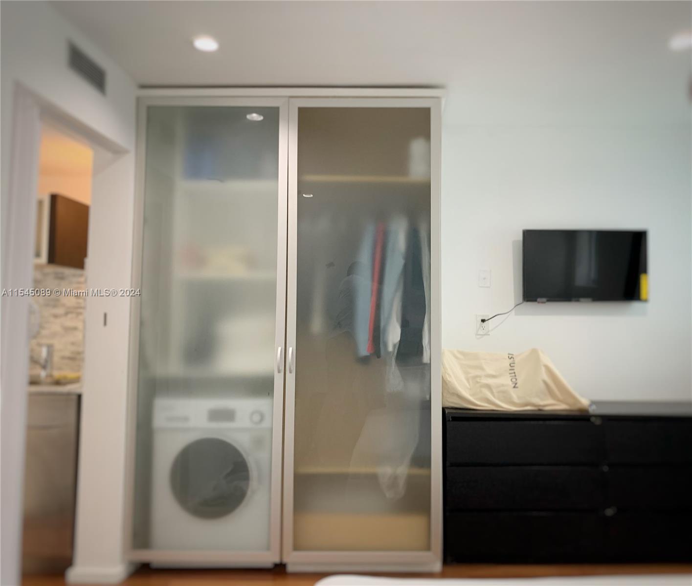 1601 west # 212