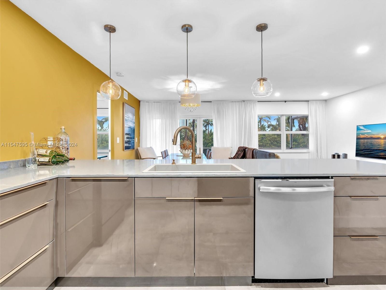 400 Diplomat Pkwy # 211