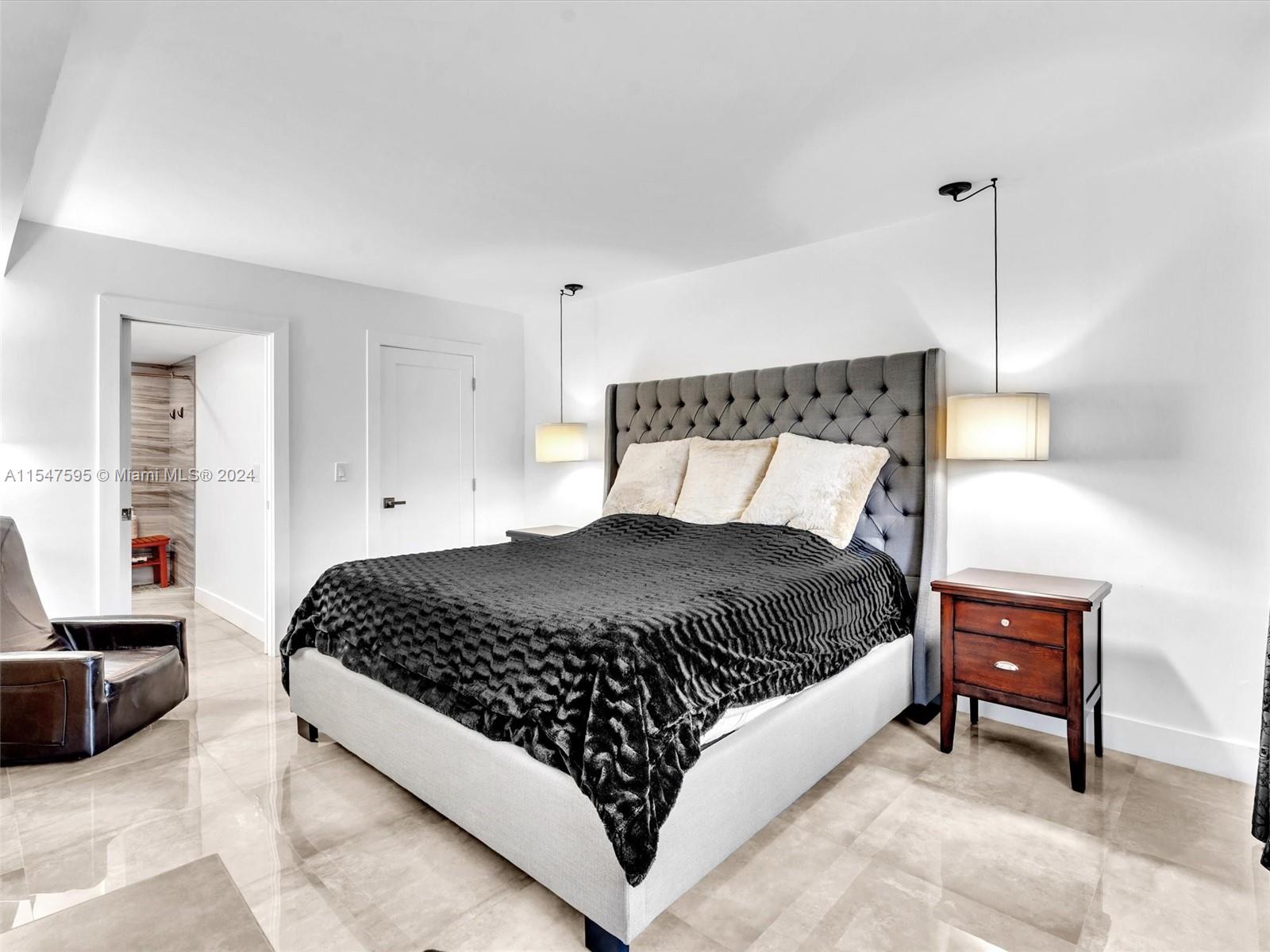 400 Diplomat Pkwy # 211