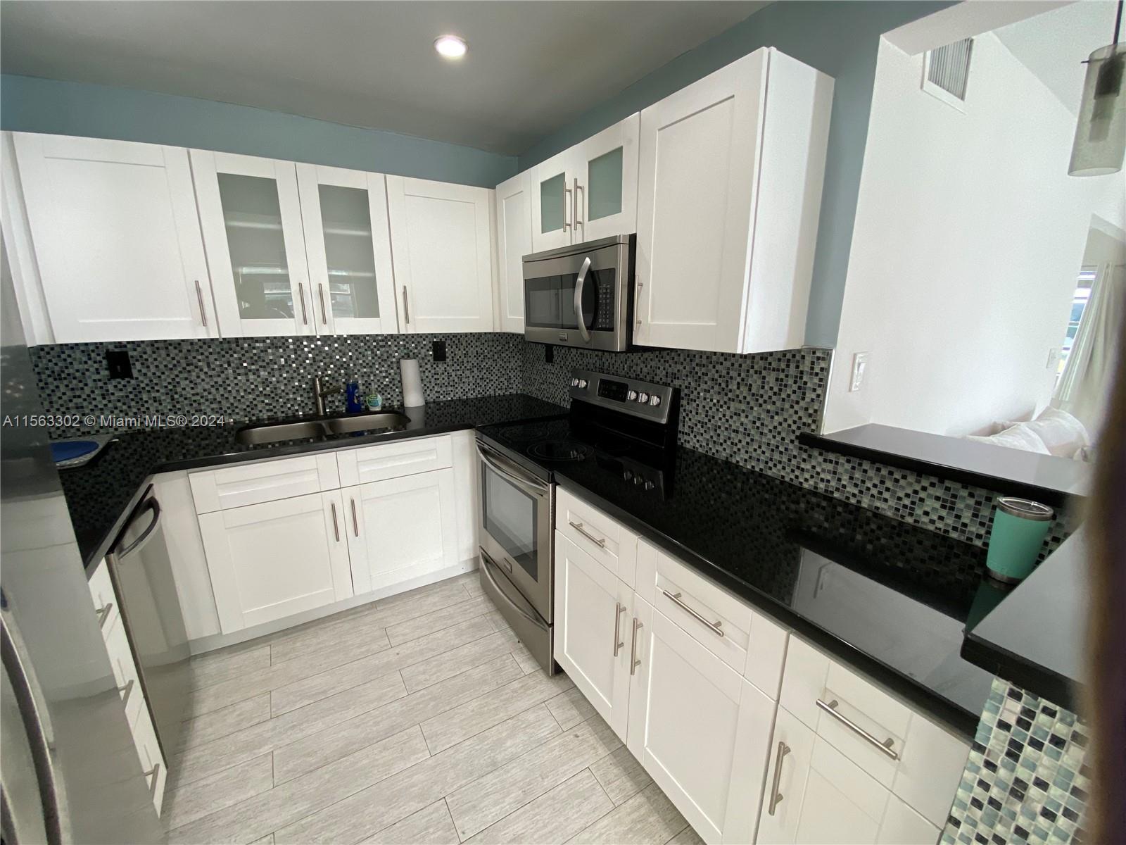 1441 Lincoln Rd # 206