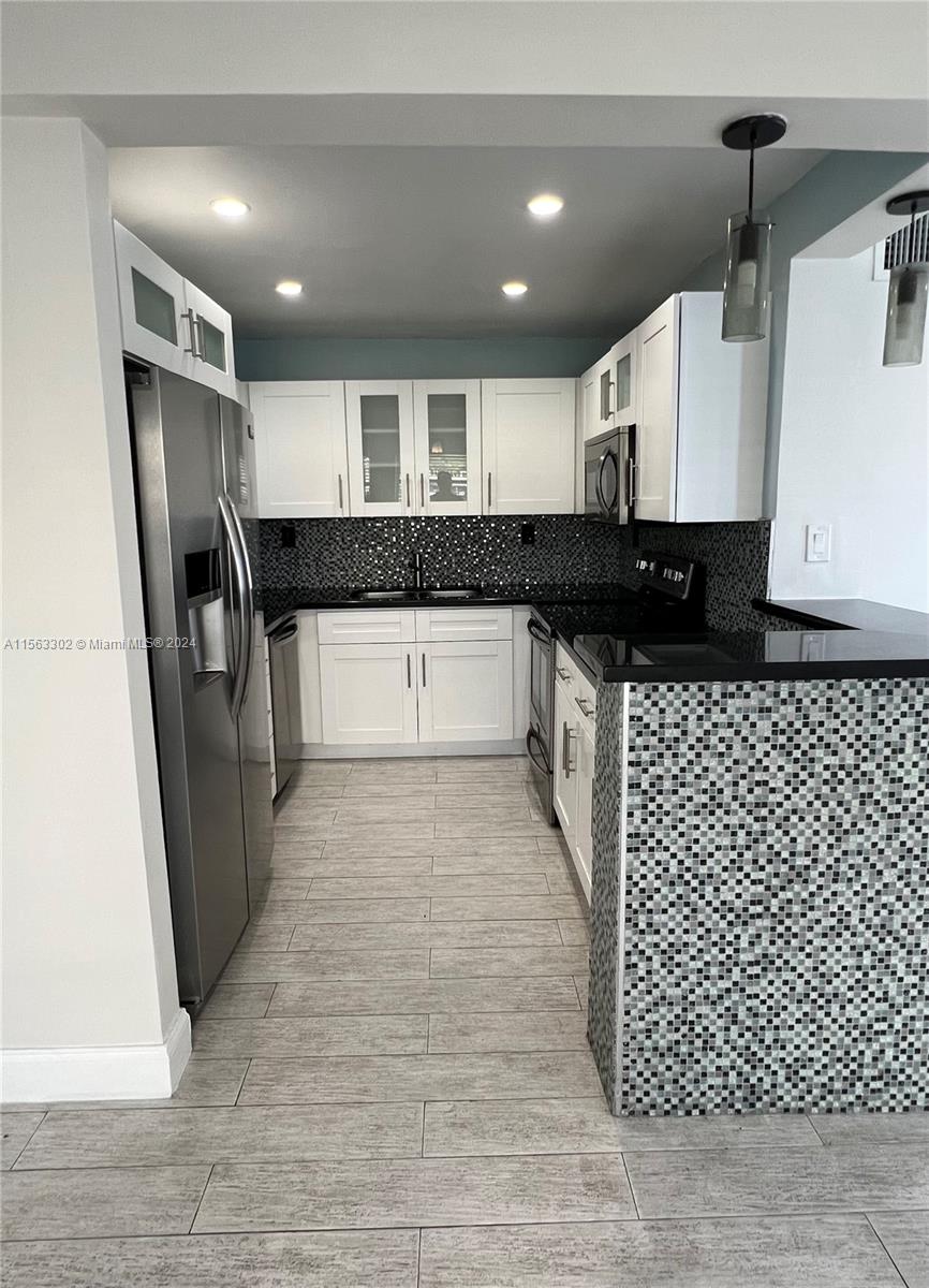 1441 Lincoln Rd # 206