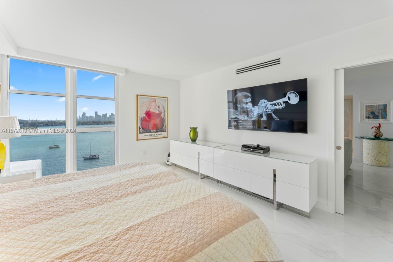 9 Island Ave # 1402