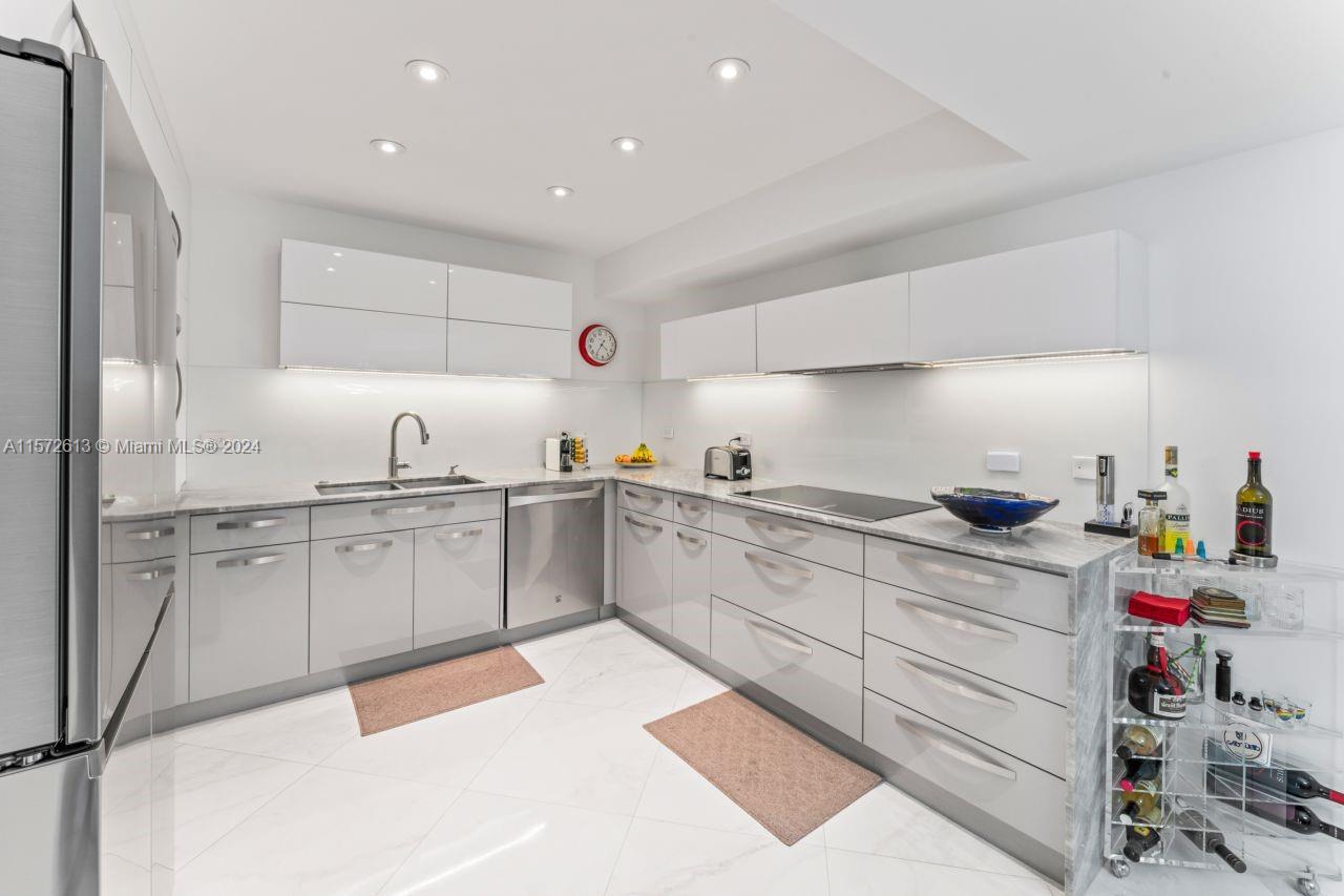 9 Island Ave # 1402